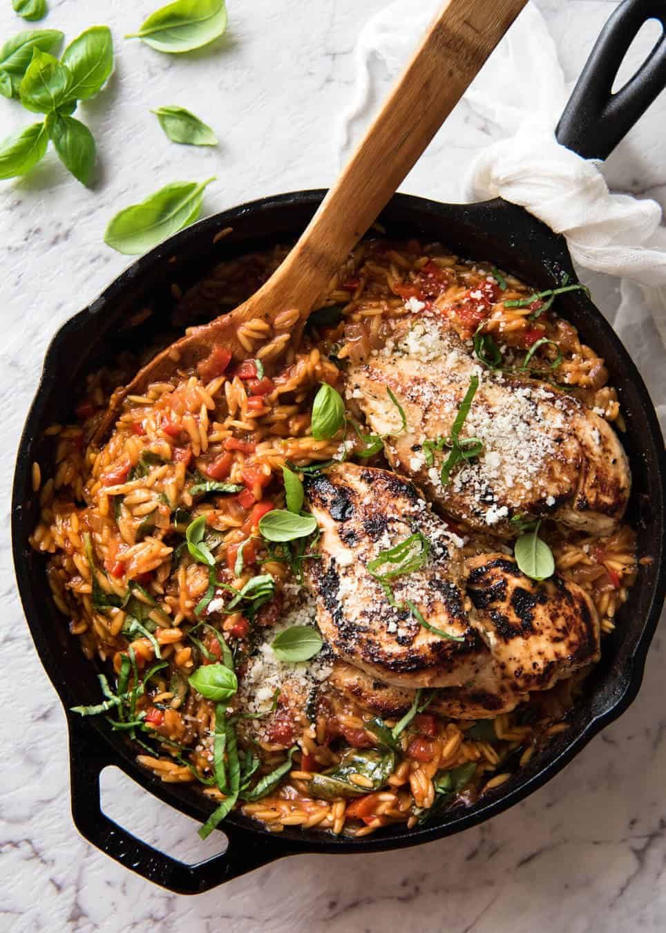 Risoni Pasta Recipe with Chicken - Italian Chicken with a tomato basil risoni pasta recipe, all made in one pot! Quick, super tasty 30 minute meal. www.recipetineats.com